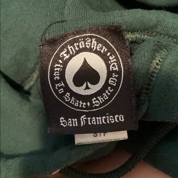 Thrasher bunnyhug - Picture 2 of 2